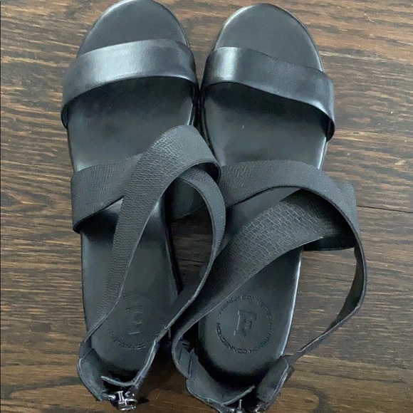 French Connection wedge sandals - Picture 2 of 5
